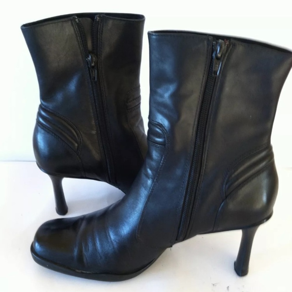 VICTORIA SPENSER8 Black Leather 3 1/4 Length Boots